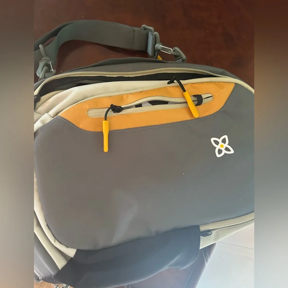 Sherpani Backpack - Picture 9 of 12